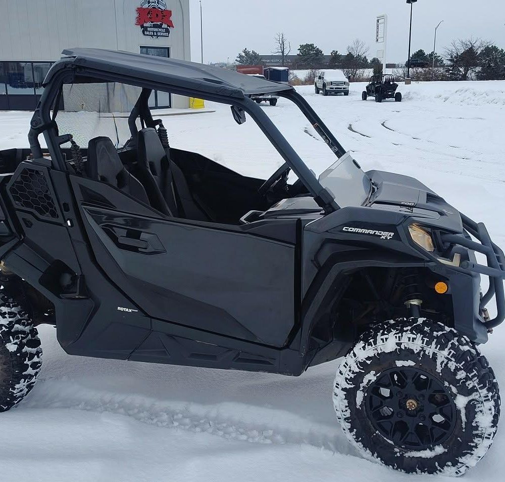 2024 Can-AM CAN-AM COMMANDER XT 700 - Black